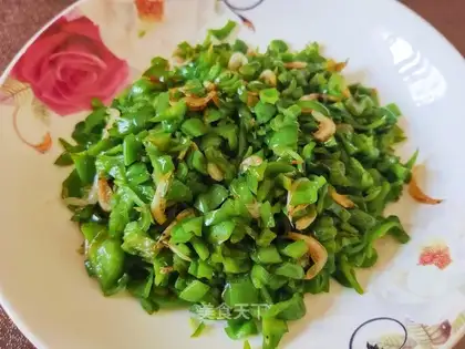 Shrimp skin and chili pepper