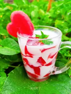 Watermelon freezes on milk