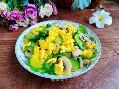 Mushroom cucumber fried eggs