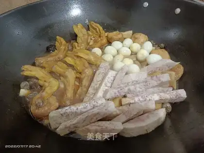 Duck foot snail