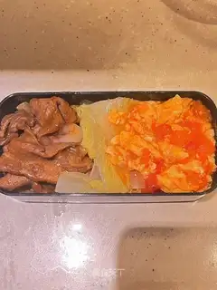 Onion fried veal veal burning dolls, tomato fried eggs