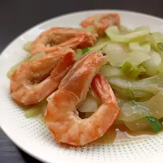 Old cucumber makes shrimp