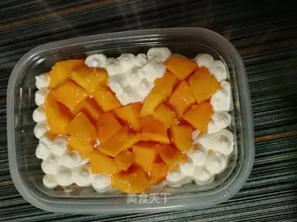 Fruit cream box cake