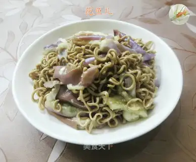 Cheese and wheat noodles