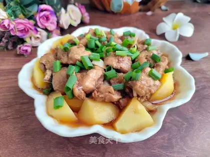 Potato steamed chicken legs