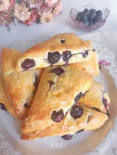 Blueberry scone