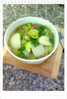 Green vegetable soup rice cake