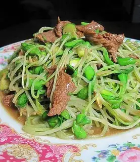 stir-fried beef with black bean sprouts