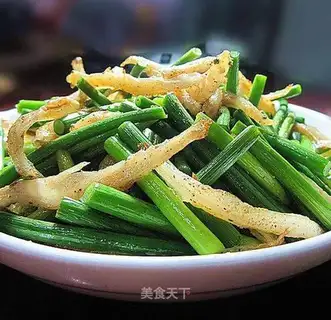 stir-fried dried fish with garlic moss and pepper salt
