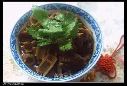 Roasted beef with bamboo shoots