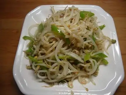 stir-fried bean sprouts with green pepper