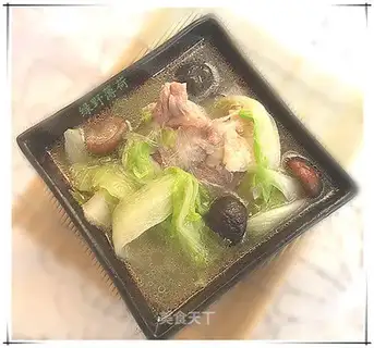 Baby vegetable bone soup