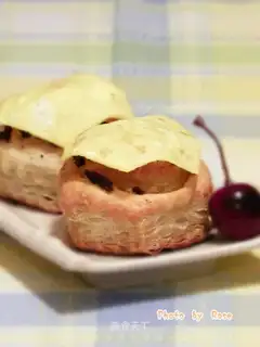 Beef and egg layer crisp