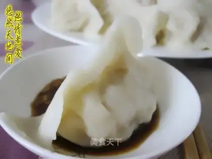 Dumplings stuffed with cabbage and pork