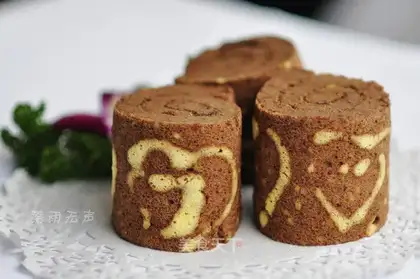Heart-shaped Cocoa Cake Roll