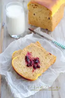 Cheese raisin toast