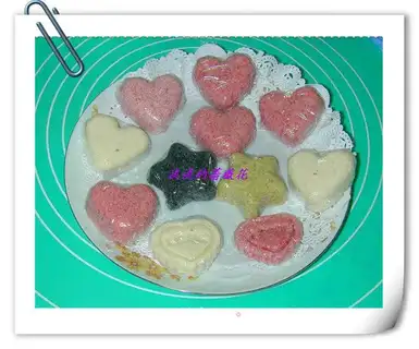 Four-color crisp cake