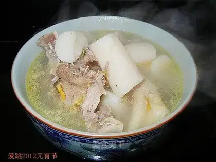 Chinese yam chicken bone soup