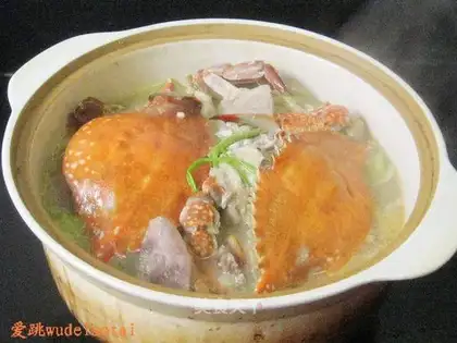 Red crab sausage and cabbage casserole