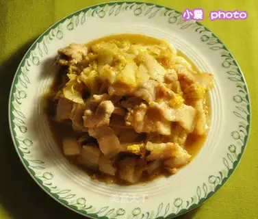 stir-fried pork slices with spicy cabbage