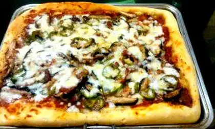 Mushroom bacon pizza