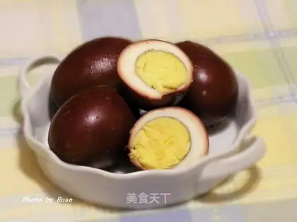 Braised eggs with Swiss sauce