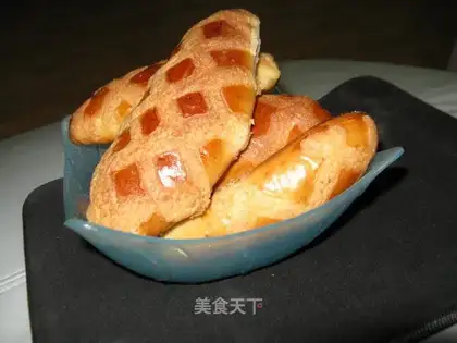 Crispy olive bread