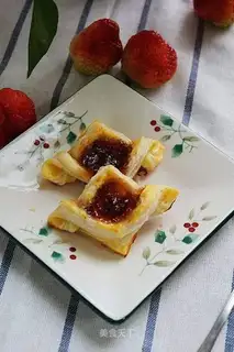 Strawberry Thousand Layer Crispy
