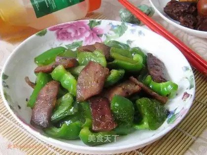 Sausage stir-fried green pepper