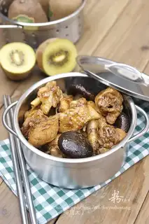 Braised chicken with mushroom