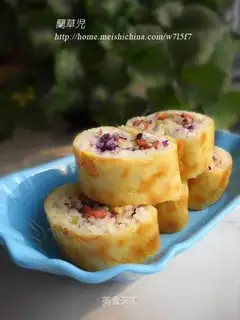 Rice roll with bean skin and cabbage