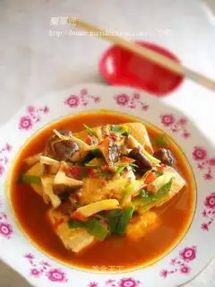 Stewed tofu with fresh mushrooms