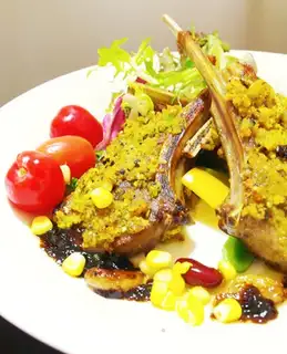Lamb chops with black vinegar sauce