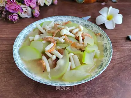 Shrimp, puffy mushrooms