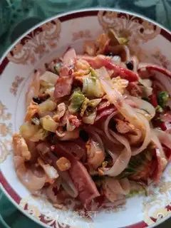 Eggs, sausage, river powder