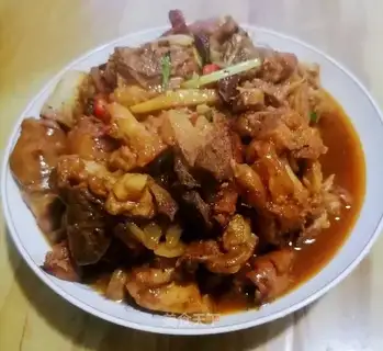 Red burning of pigs' feet