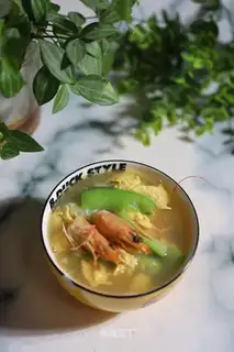Smelt egg shrimp soup