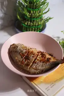 Red-burned mackerel