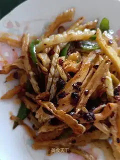 Pyramid bean curd