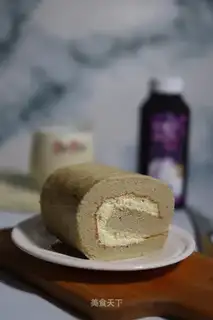 Count's red tea cake roll