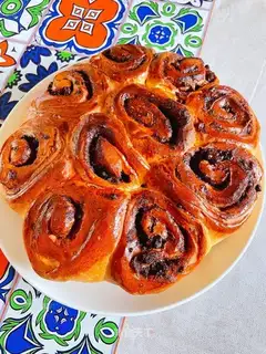 Cinnamon rolls