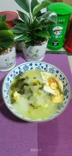 Fried omelet seaweed sprouts