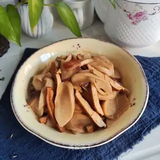 Dry-dry apricot mushrooms