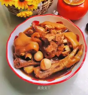 Pig hoofed chicken claws