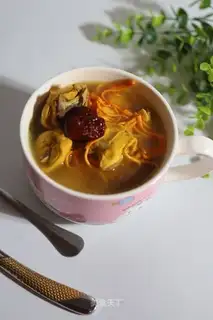 Red-tree worm chicken soup