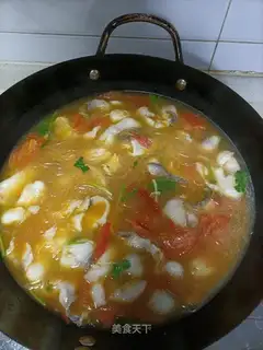Tomato black fish fan soup