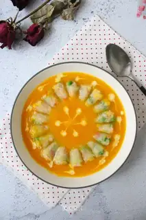 Golden shrimp rolls