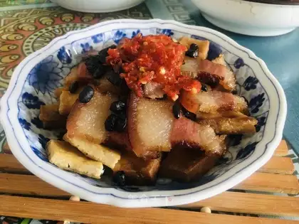 The meat's steamed tofu
