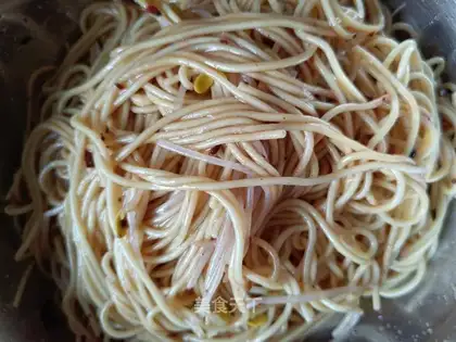 Bean sprouts