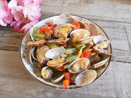 Celery peppers and hot clams